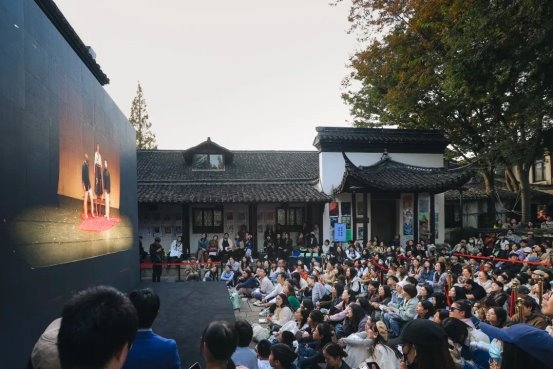 乌镇戏剧节9月3日二次开票，金秋十月共赴戏剧与江南的烟雨大梦