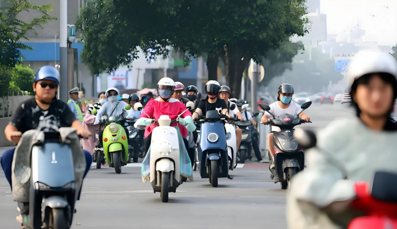 超九成市民期待！放开电轻摩上牌上路，中山能否率先破局